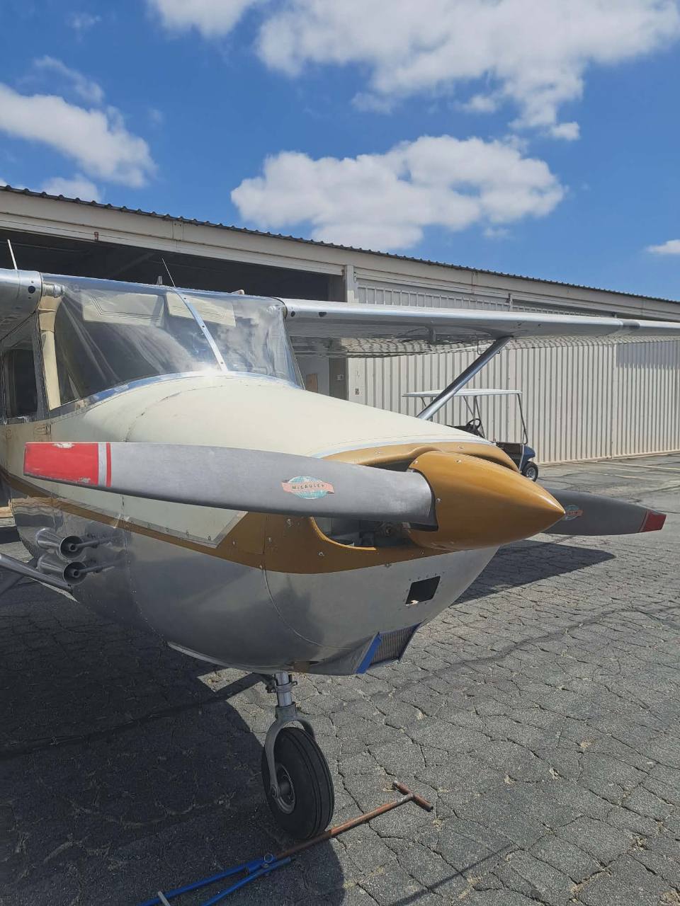 AIRCRAFT SALES 18 N7827T front nose and propeller view