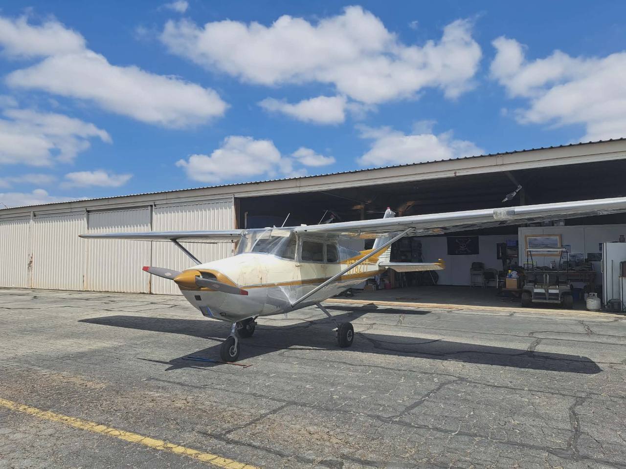 AIRCRAFT SALES 8 N7827T wide front ramp view