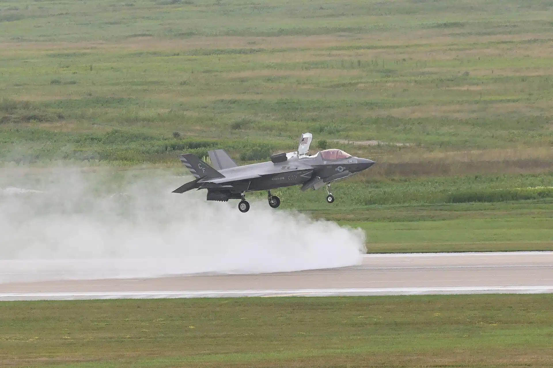 Lockheed Martin F-35B reference aircraft photograph