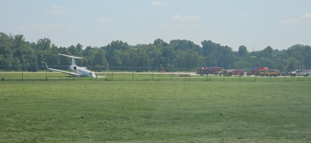 Gulfstream G-IV N406JS Leaves Runway at Spirit of St. Louis Airport 2 Gulfstream G-IV N406JS after runway excursion at Spirit of St. Louis Airport