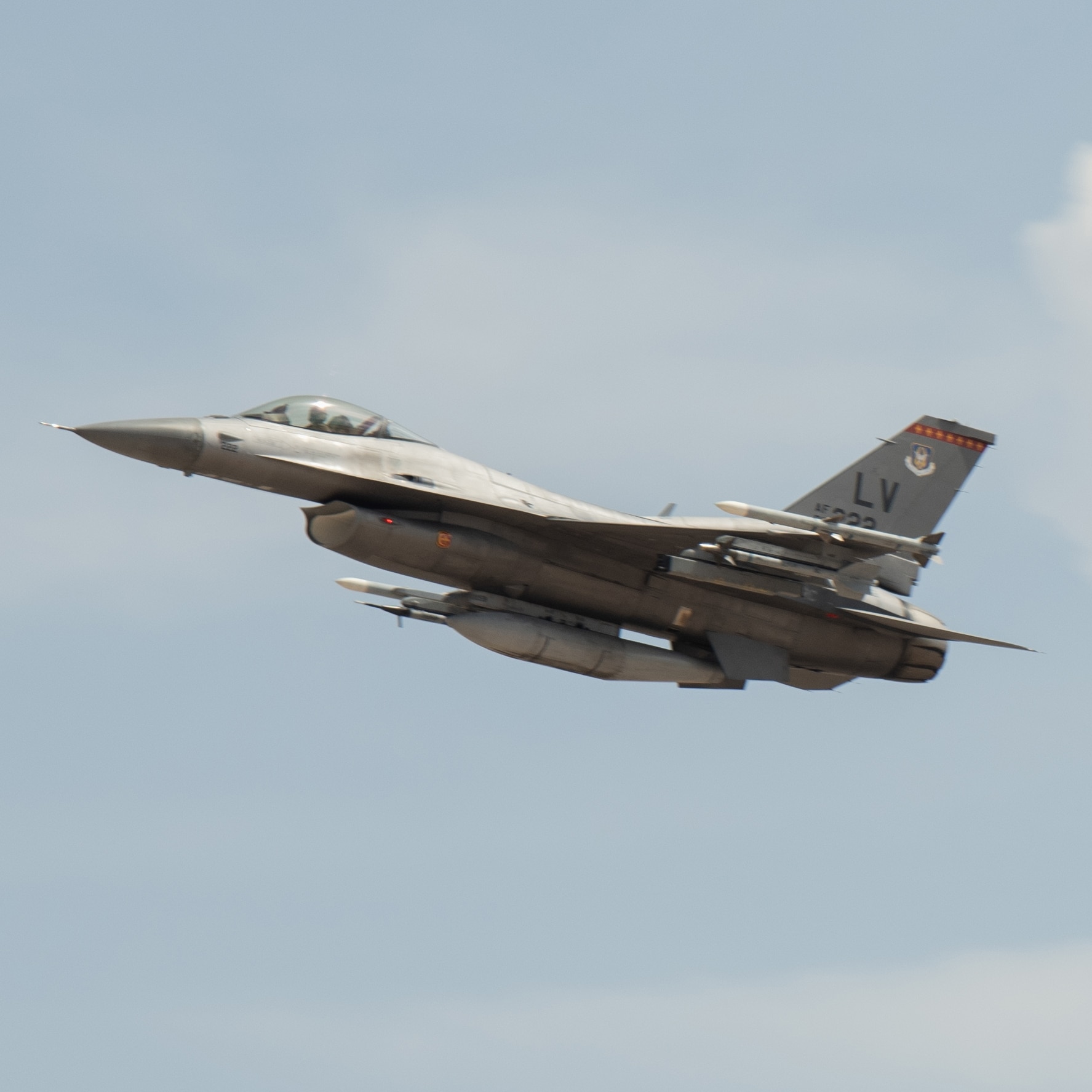 F-16 fighter jet reference aircraft photograph